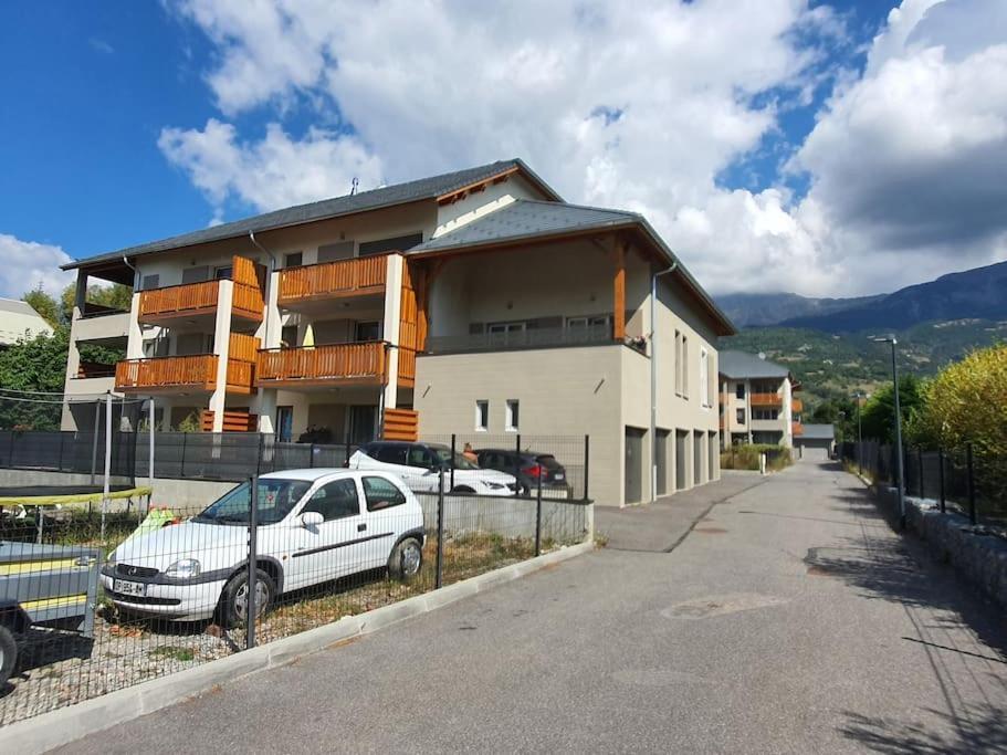 Superbe T2 Duplex Vue Sur Les Montagnes Leilighet Chorges Eksteriør bilde