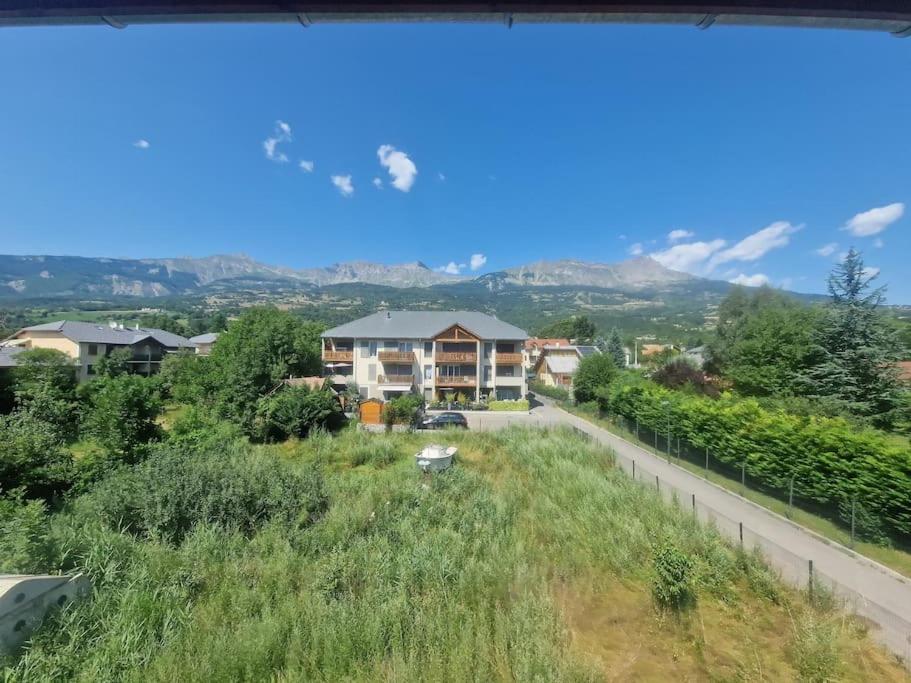 Superbe T2 Duplex Vue Sur Les Montagnes Leilighet Chorges Eksteriør bilde